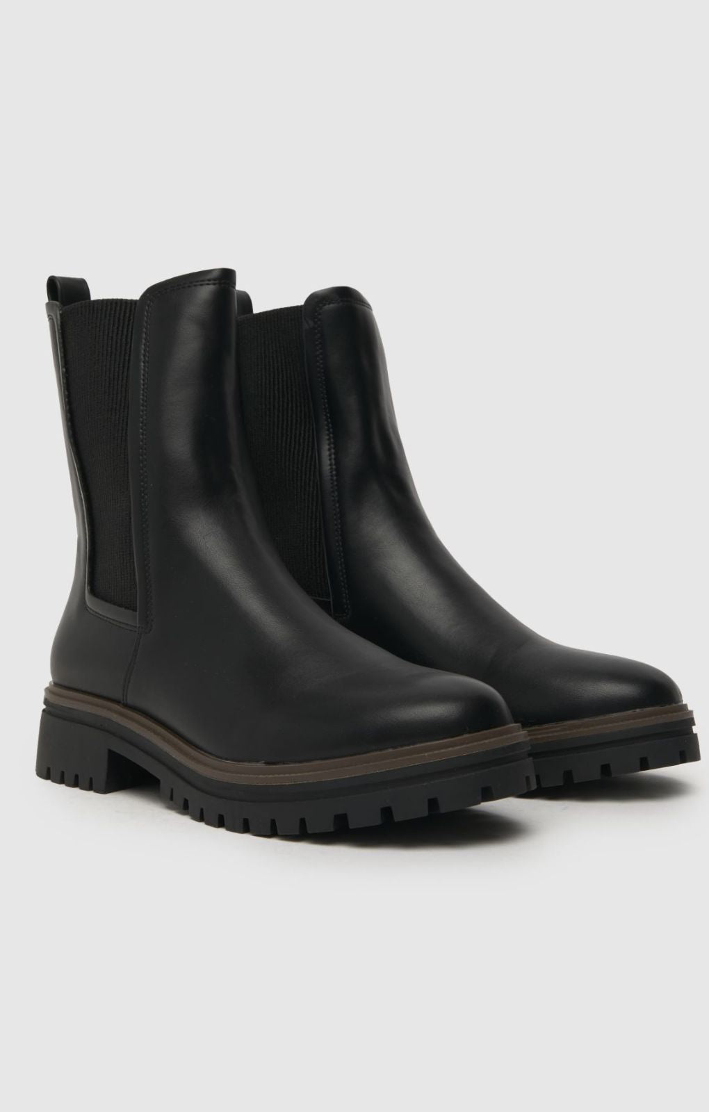 Schuh Amara Chunky Chelsea Boots in Black