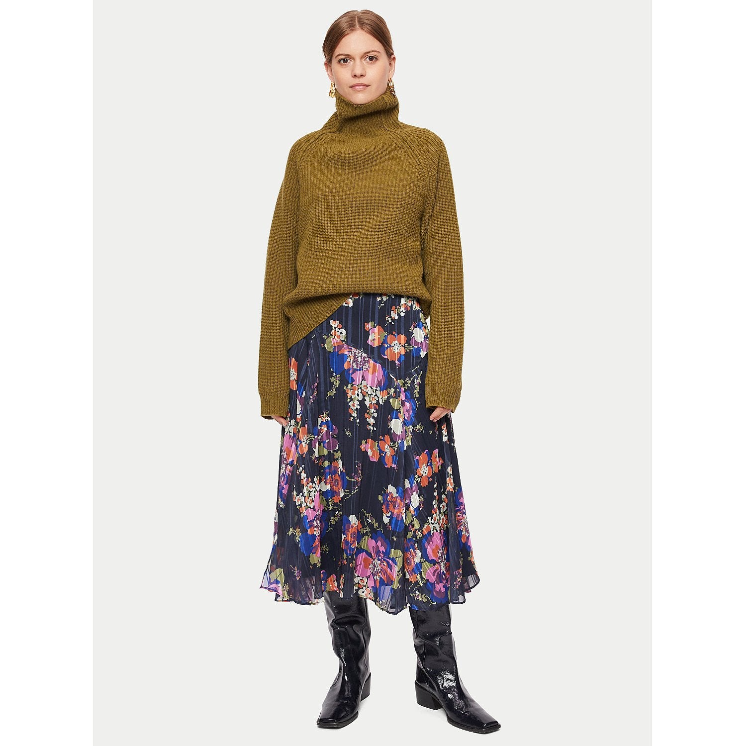 Jigsaw Wild Rose Midi Skirt – trousers by Jigsaw, available to rent from Hirestreet