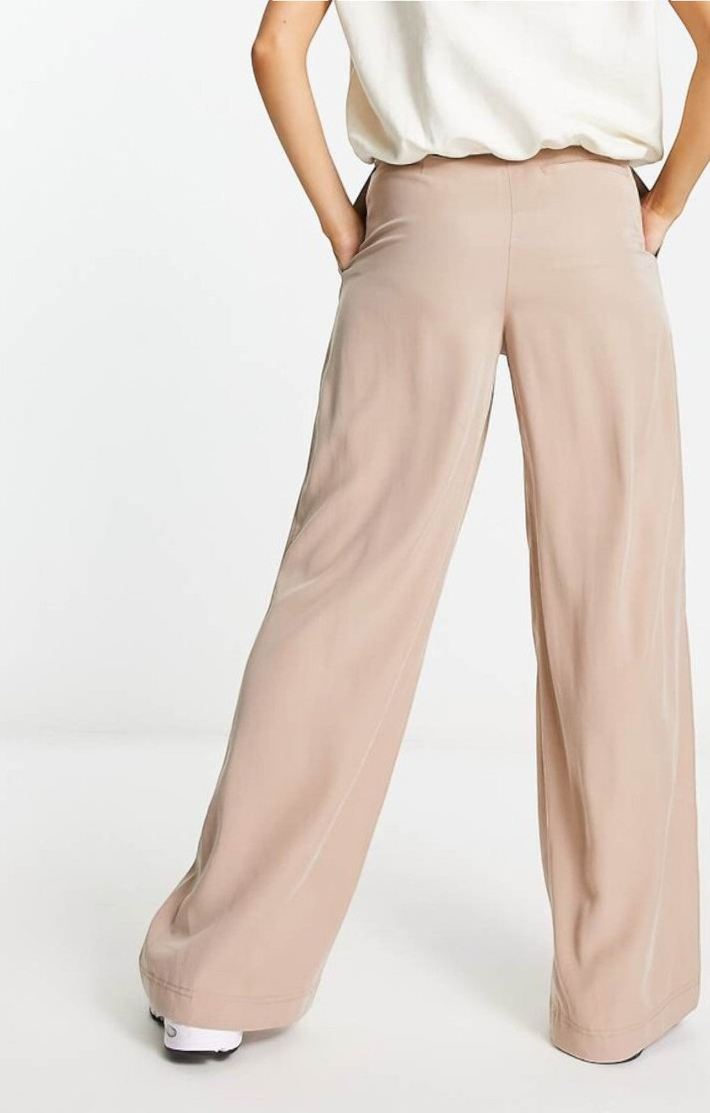 Asos Design Casual Wide Leg Trousers In Beige – trousers by ASOS DESIGN, available to rent from Hirestreet