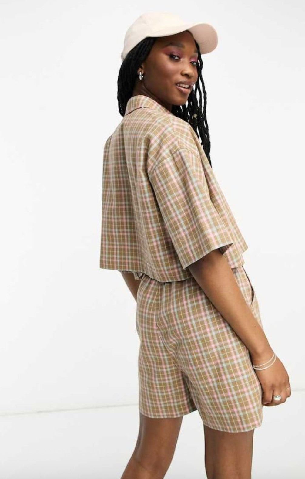 Barbour X Asos Summer Linen Crop Shirt In Tartan – tops by Barbour, available to rent from Hirestreet