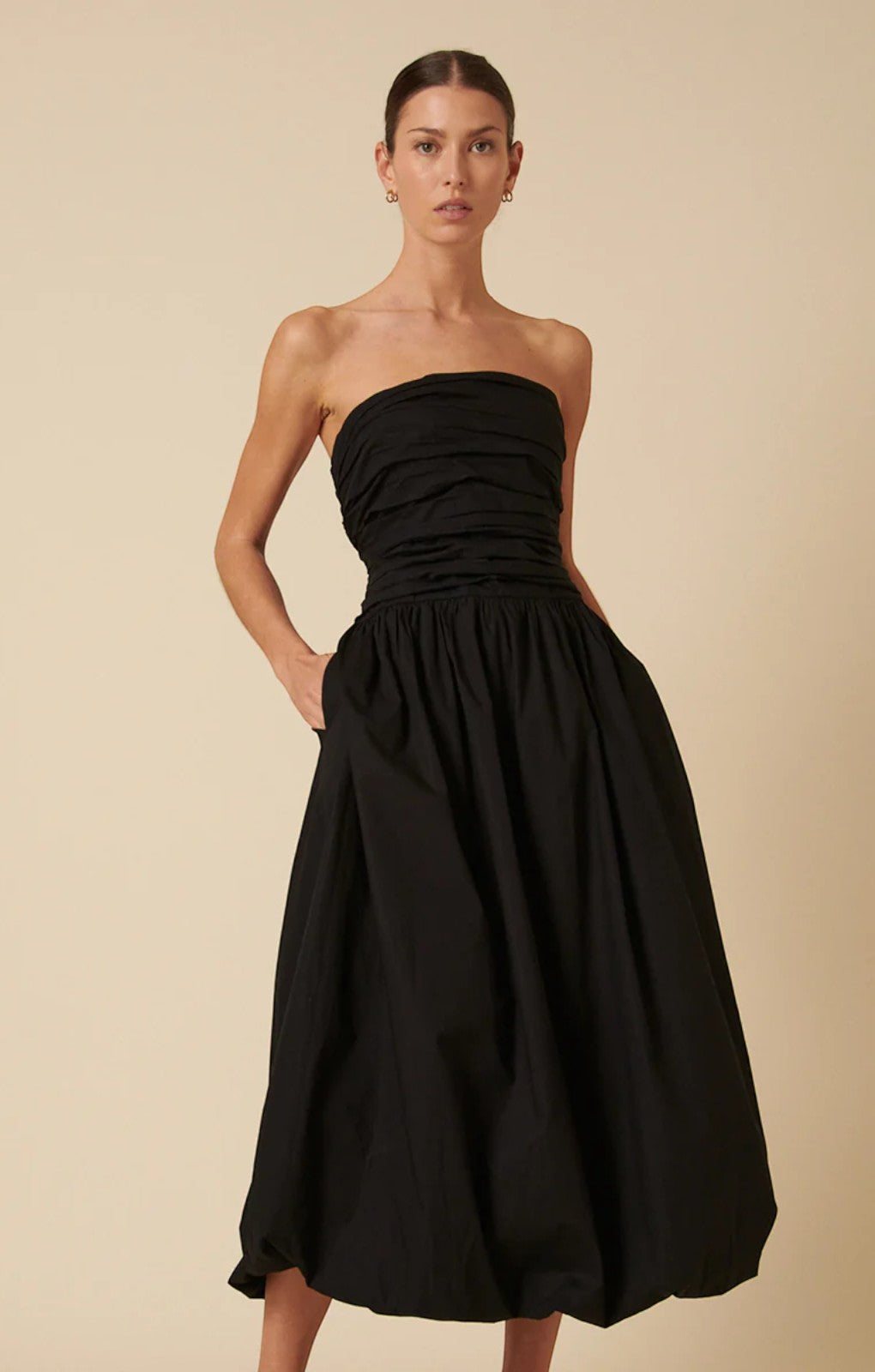 Nobody's Child Black Bandeau Bubble Hem Dannie Midi Dress – dresses by Nobody's Child, available to rent from Hirestreet