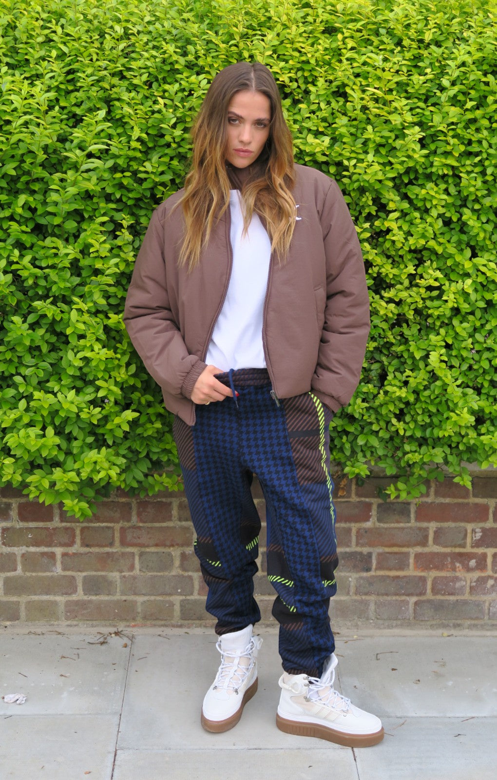 Karl Kani Og Puffer Jacket In Brown With Wavy Zip Detail