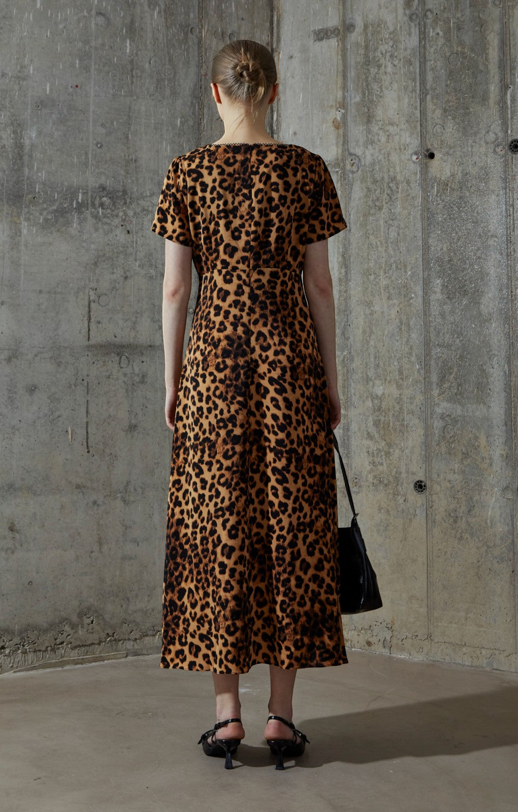 Glamorous Leopard V-Neck Midi Dress