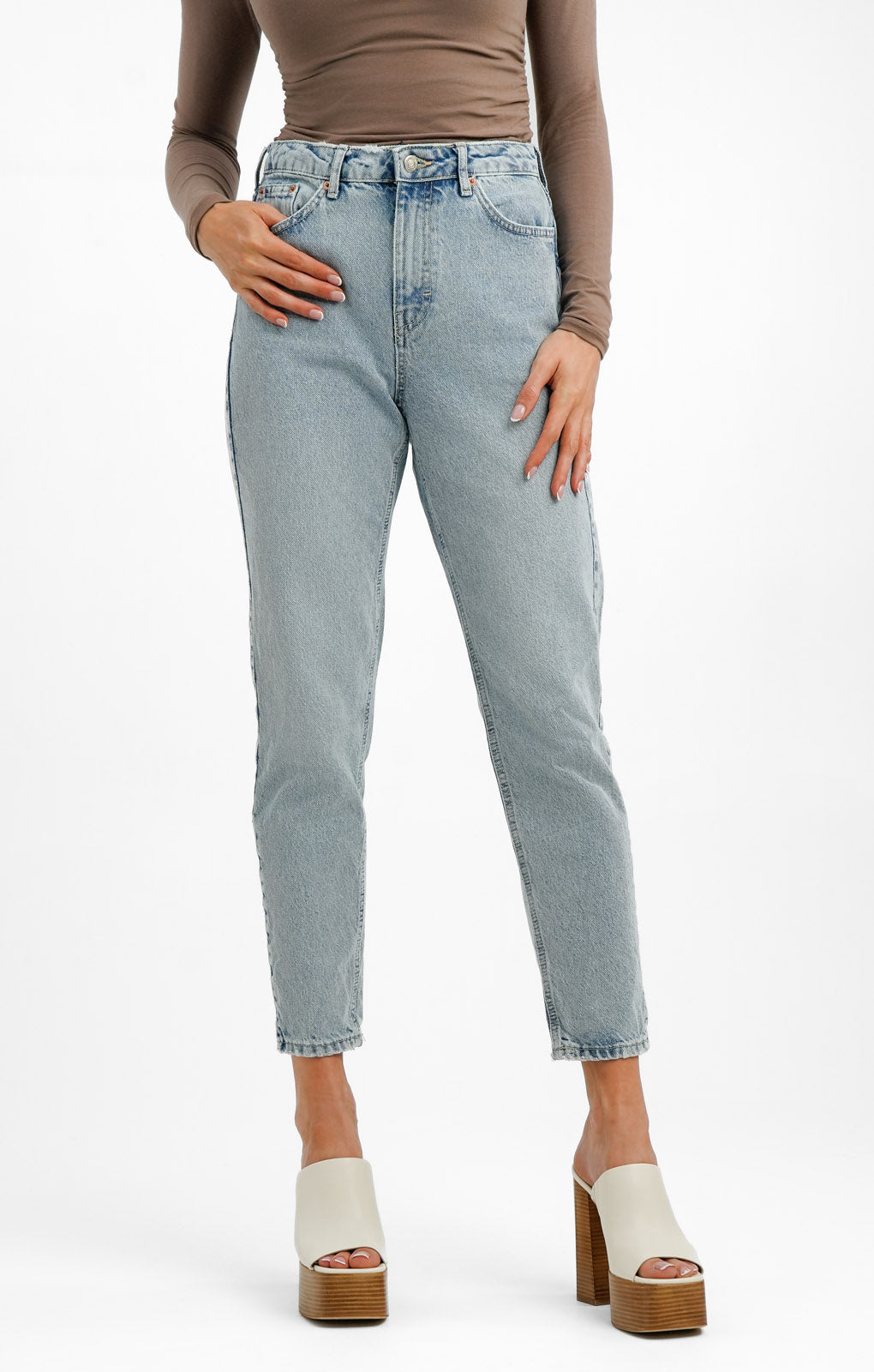 Topshop Original High Rise Mom Jeans In Bleach