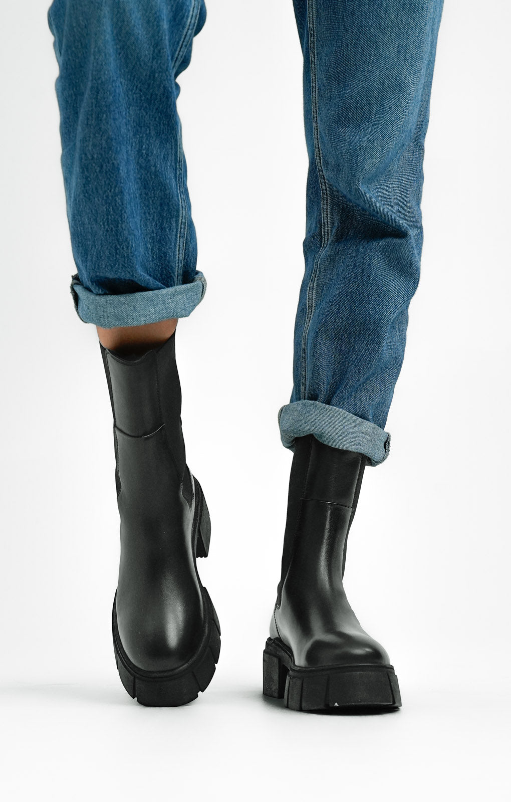 ASOS DESIGN Adelphi Premium Leather Chelsea Boots In Black