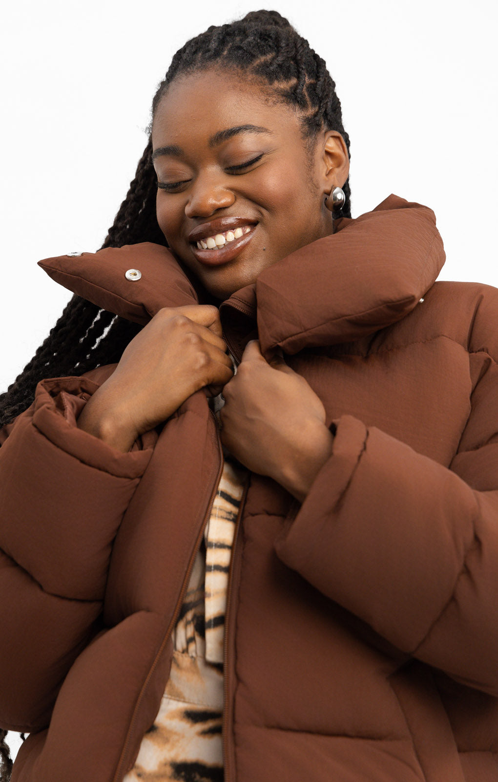 AsYou Curved Collar Oversized Puffer Jacket In Chocolate