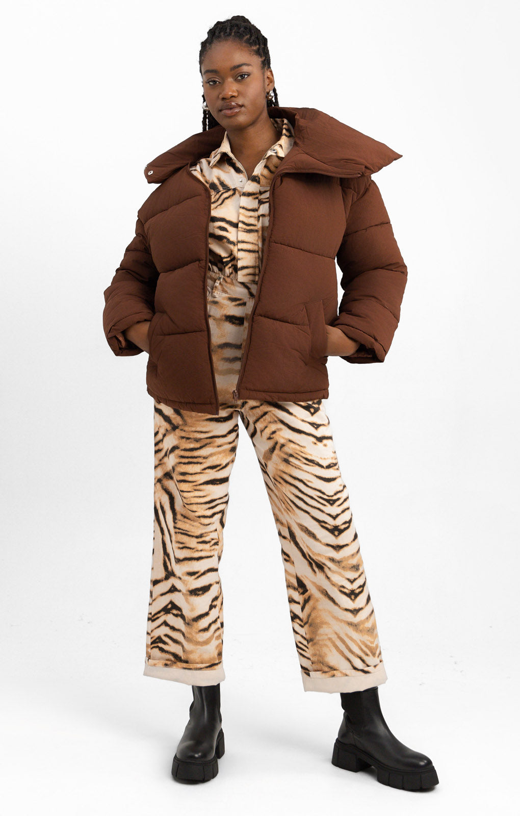 AsYou Curved Collar Oversized Puffer Jacket In Chocolate
