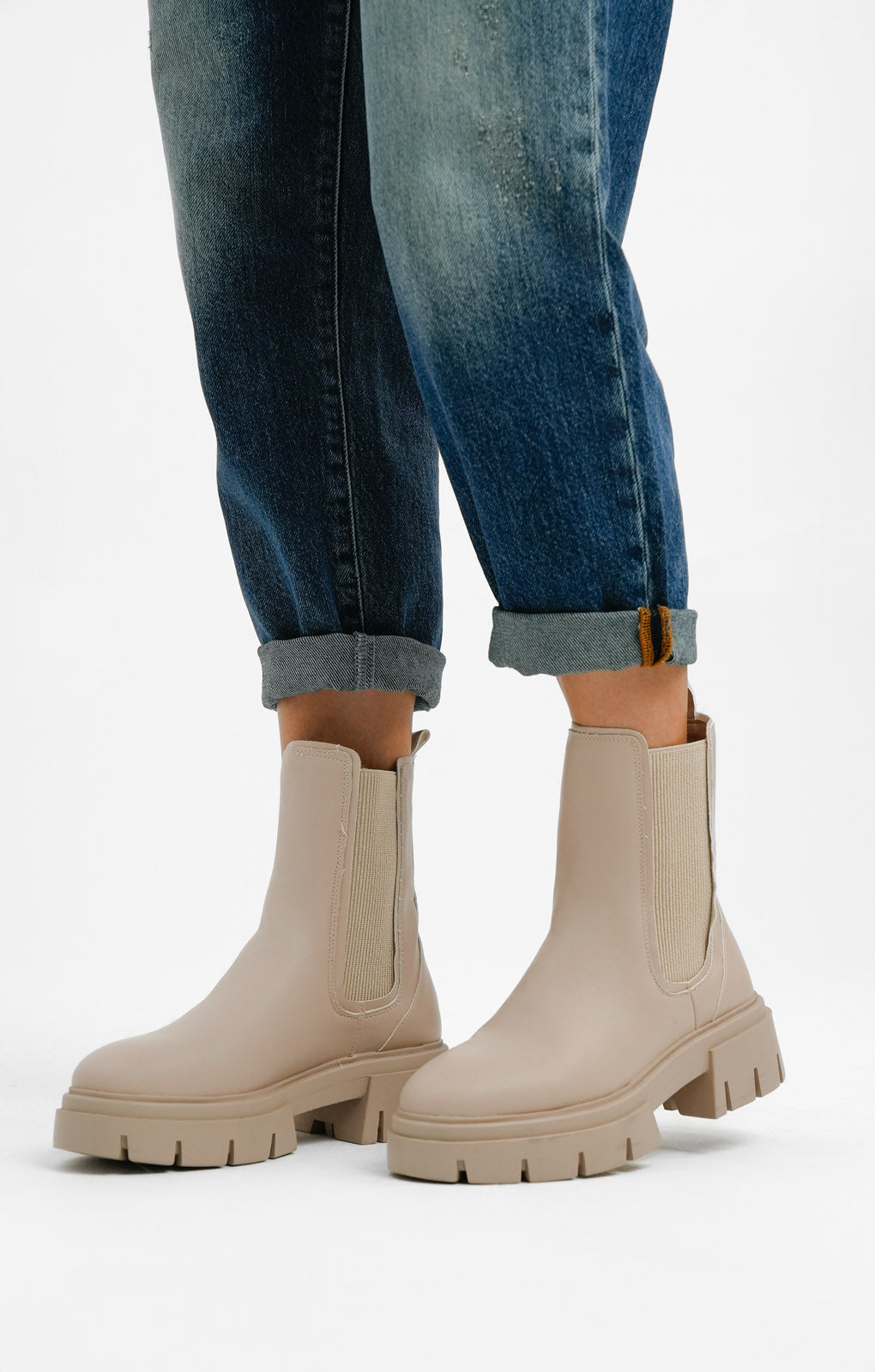 Schuh Amaya Calf Boots In Ecru