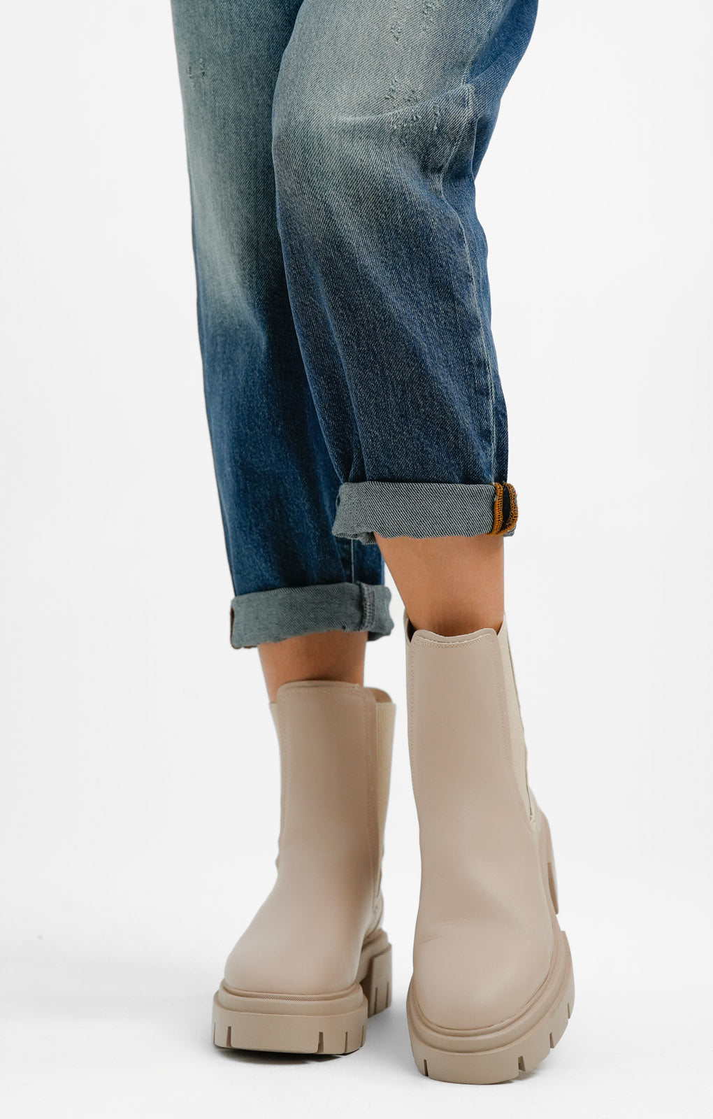 Schuh Amaya Calf Boots In Ecru