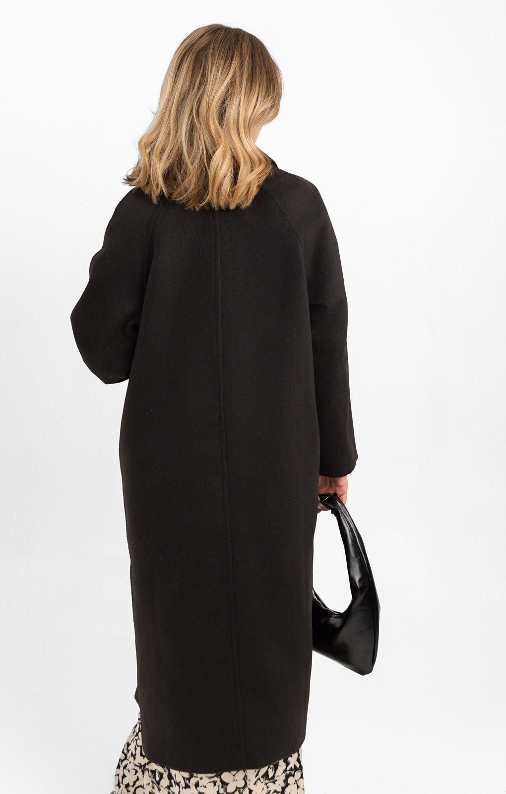 Gianni Feraud Rose Raglan Coat In Black