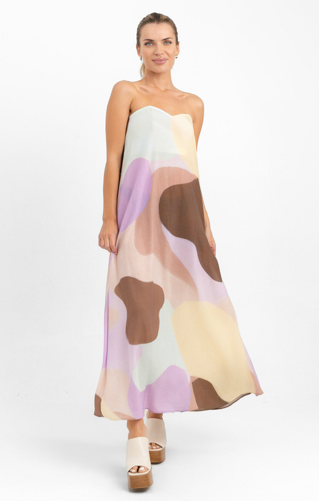 ASOS DESIGN Crinkle Trapeze Maxi Dress With Sleeve In Abstract Print
