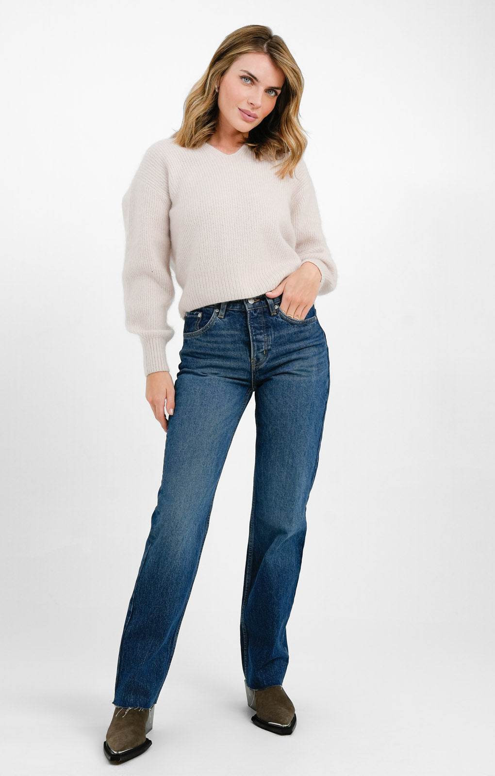 Mid Rise Straight Leg Jeans With Raw Hem In Vivi Blue