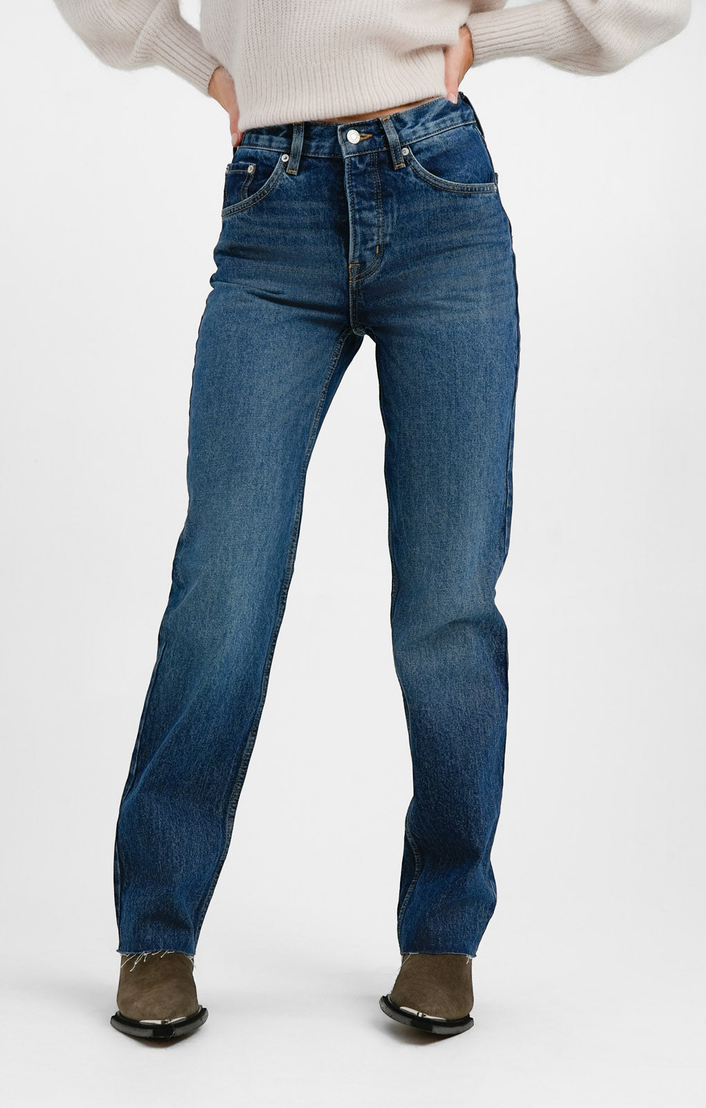Mid Rise Straight Leg Jeans With Raw Hem In Vivi Blue