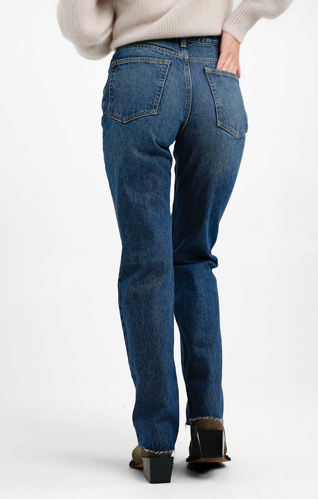 Mid Rise Straight Leg Jeans With Raw Hem In Vivi Blue
