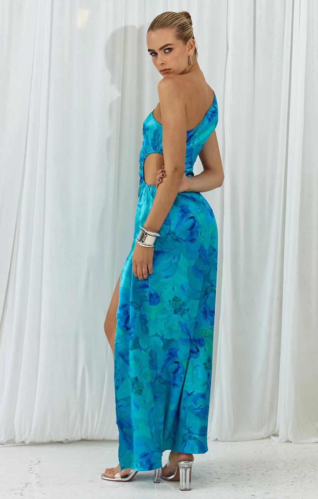 Runaway The Label Lexana Blue Floral Maxi Dress