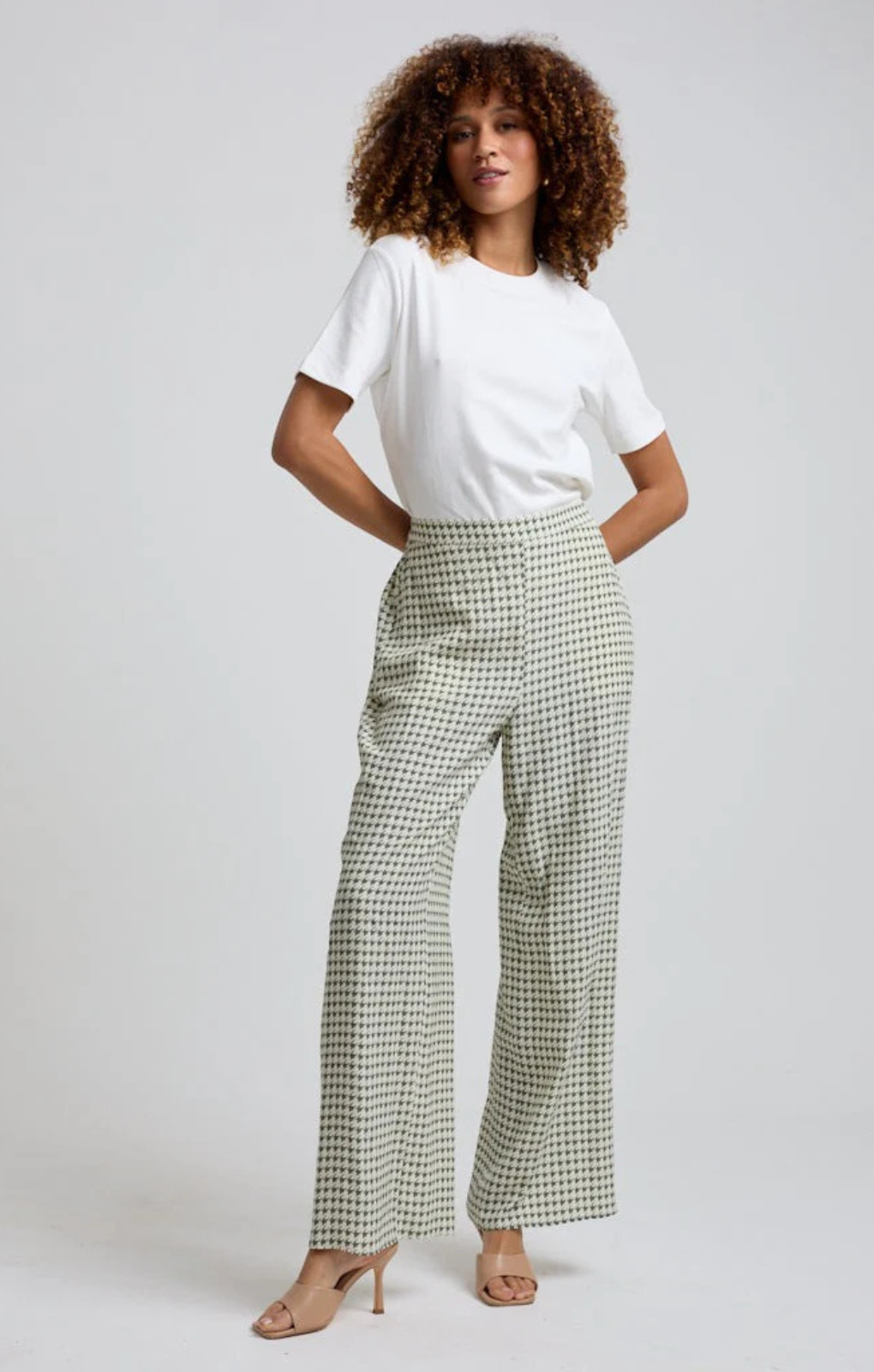 Lily and Lionel Leon Trouser Star Houndstooth Print – trousers by Lily and Lionel, available to rent from Hirestreet
