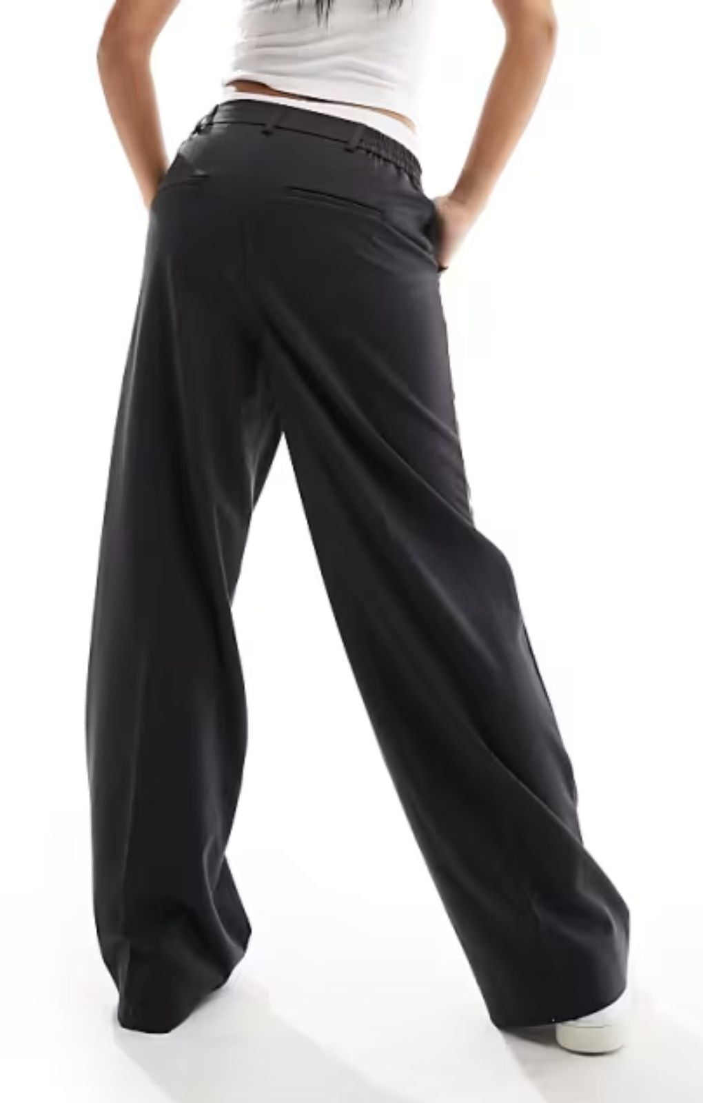 Pieces Tailored Wide Leg Trousers In Charcoal – trousers by Pieces, available to rent from Hirestreet