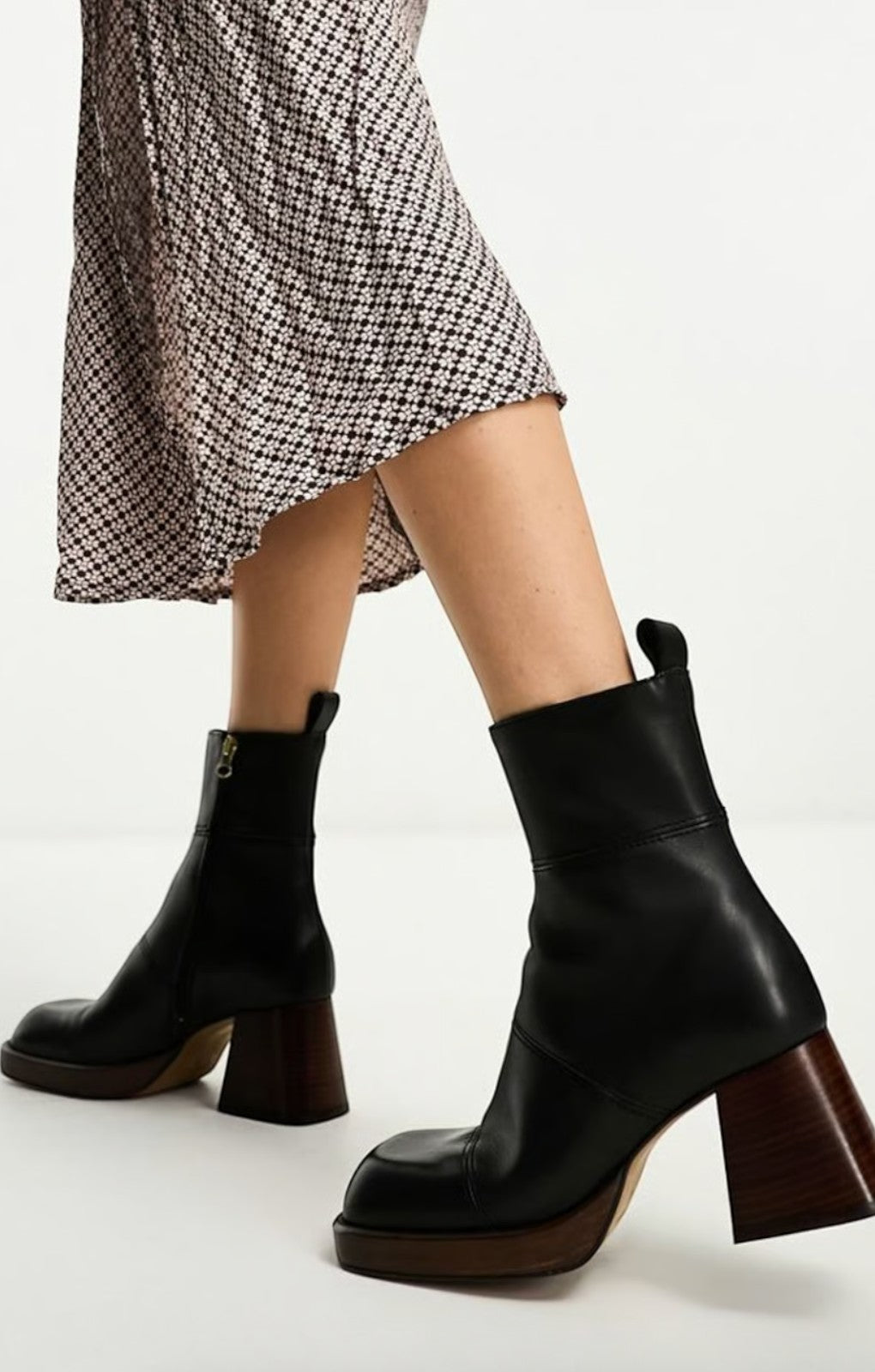 Asos Design Rhodes Premium Leather Platform Ankle Boots In Black – shoes by ASOS DESIGN, available to rent from Hirestreet