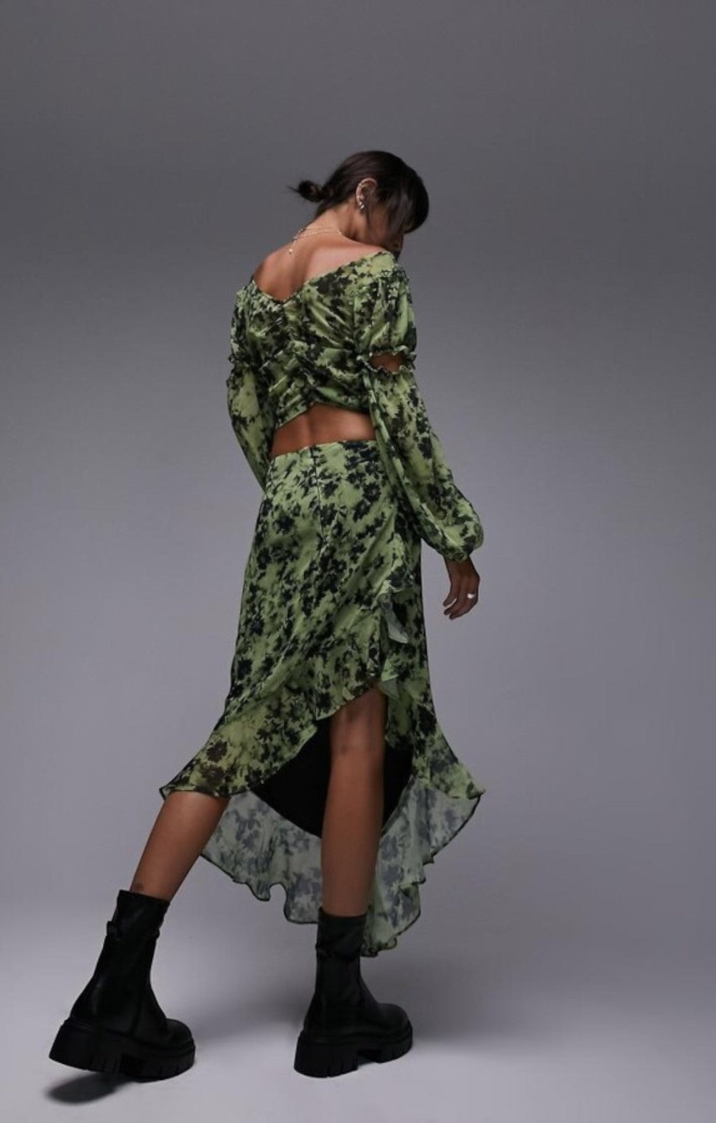 Topshop Raw Edge Ruffle Midi Skirt In Green Floral – skirts by Topshop, available to rent from Hirestreet
