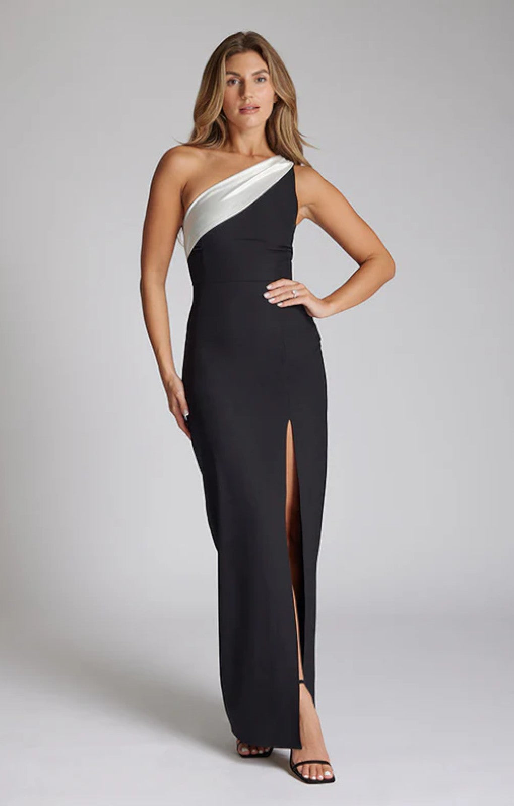 Vesper Fliss Maxi Monochrome Dress – dresses by Vesper, available to rent from Hirestreet