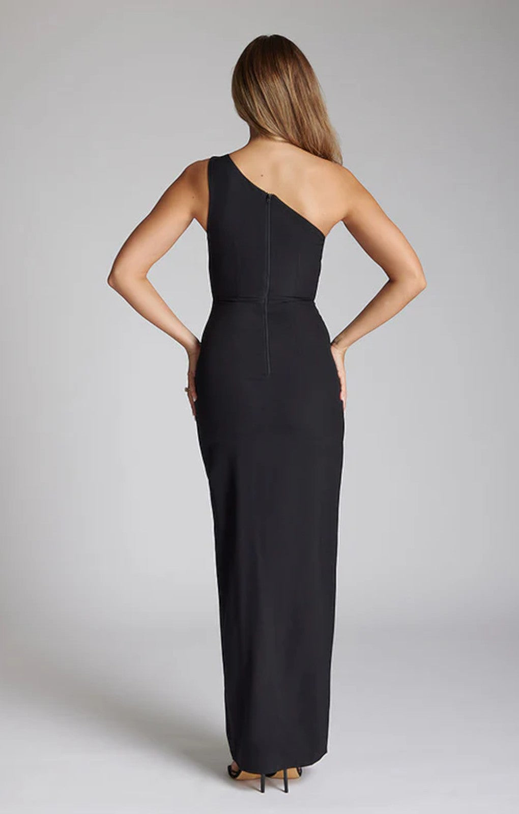 Vesper Fliss Maxi Monochrome Dress – dresses by Vesper, available to rent from Hirestreet