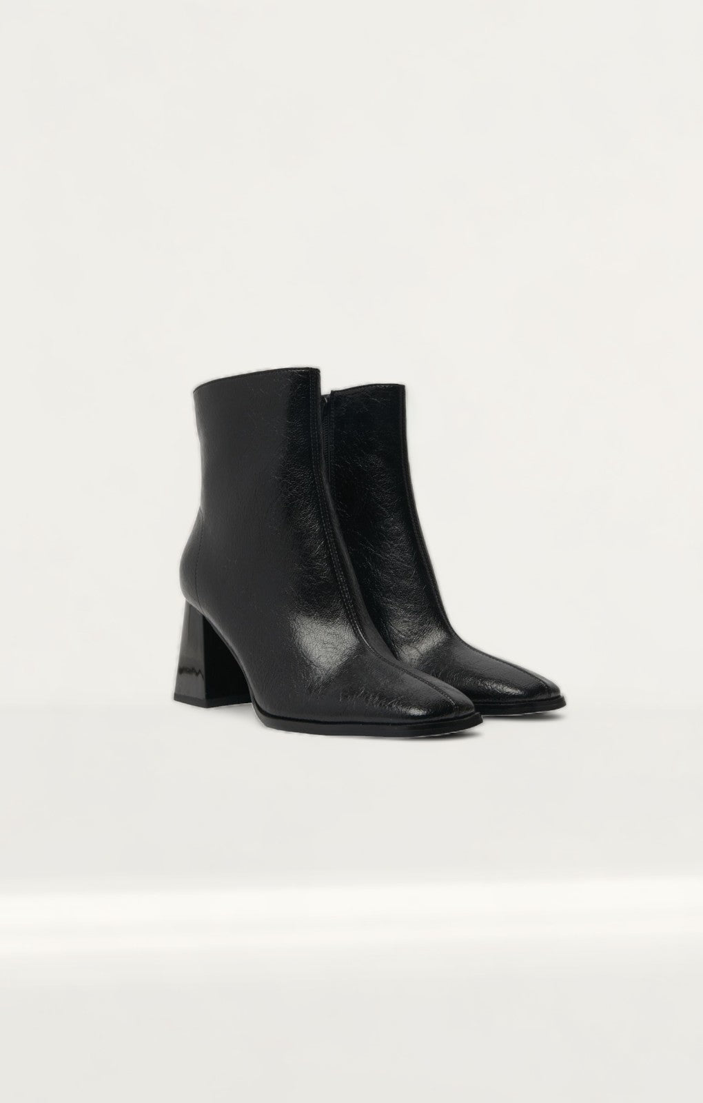 Schuh Billie Block Heel Boot