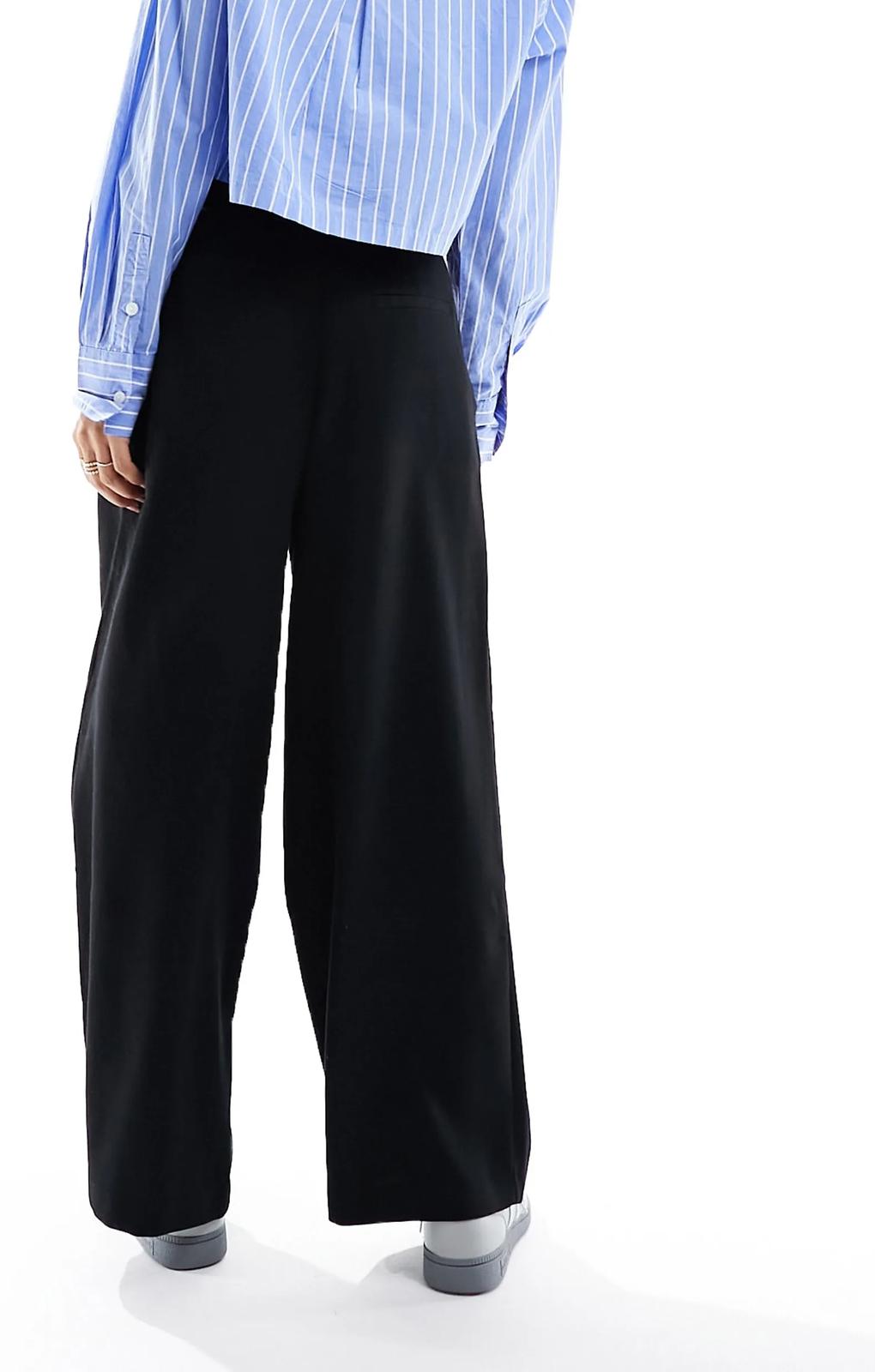 Only Petite Pleat Front Tailored Trousers In Black – trousers by ONLY Petite, available to rent from Hirestreet