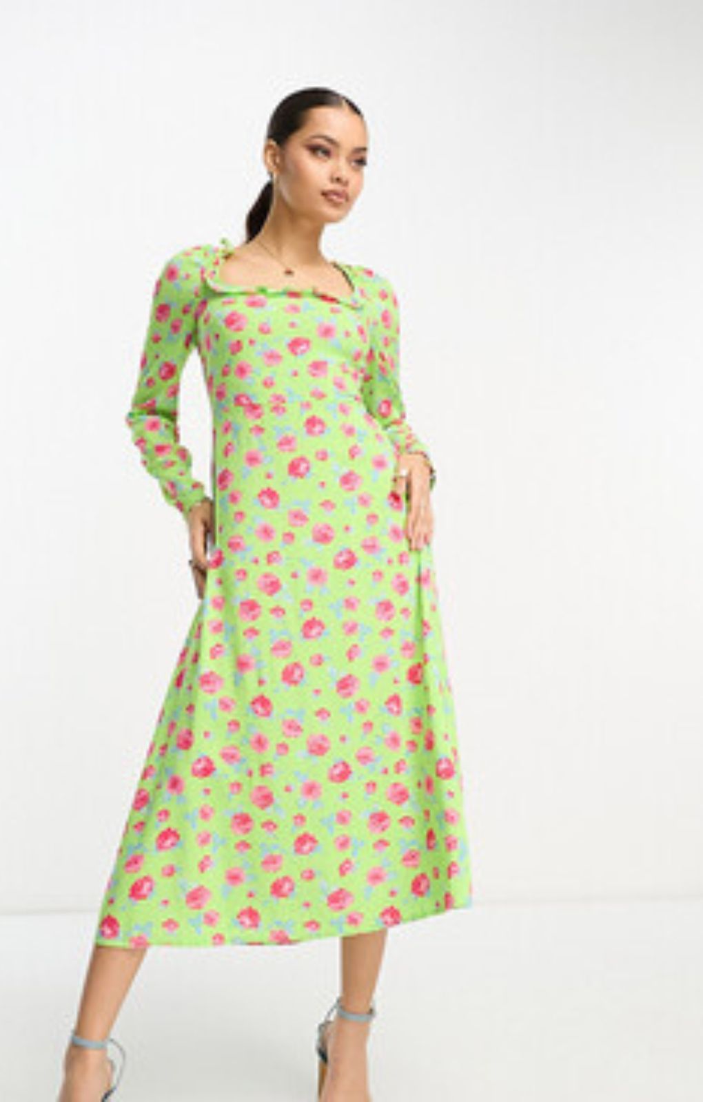 Vila Petite Square Neck Midi Dress With Lace Up Back In Green Floral Print – dresses by Vila Petite, available to rent from Hirestreet