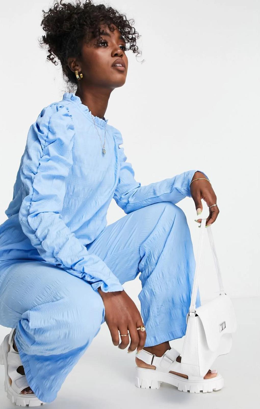 Pieces Textured Wide Leg Trousers In Blue – trousers by Pieces, available to rent from Hirestreet