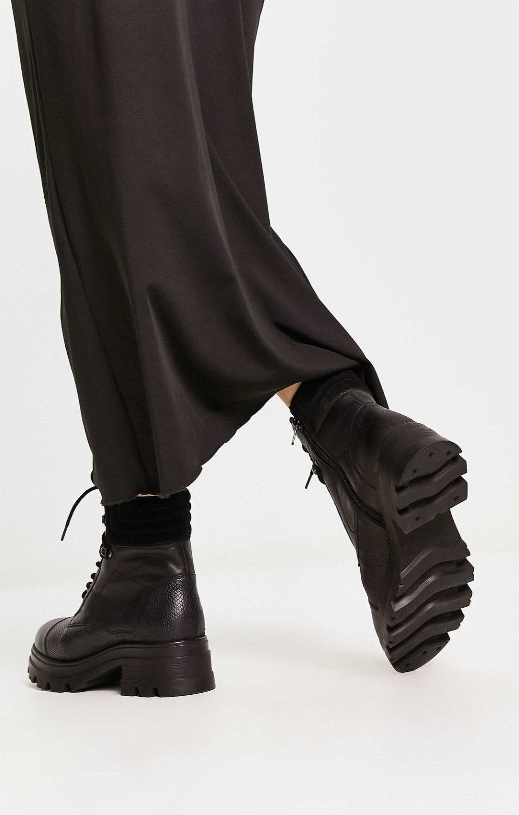 London Rebel Leather Chunky Hiker Boot in Black