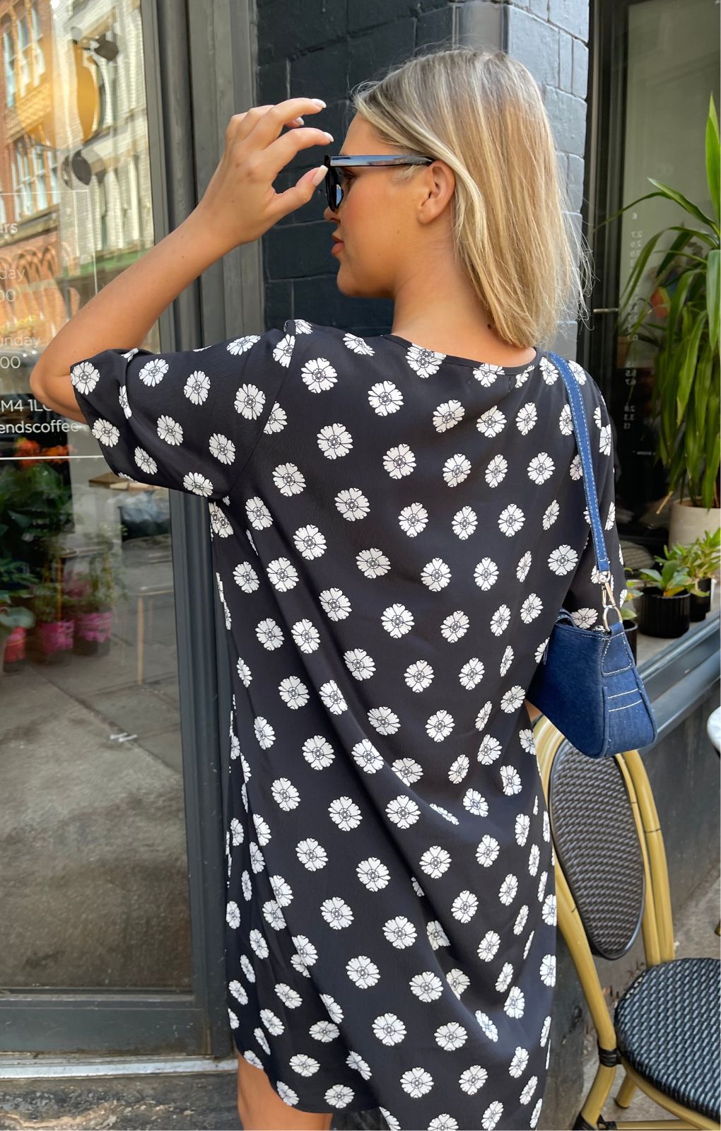 Glamorous Curve Mono Daisy Mini Dress