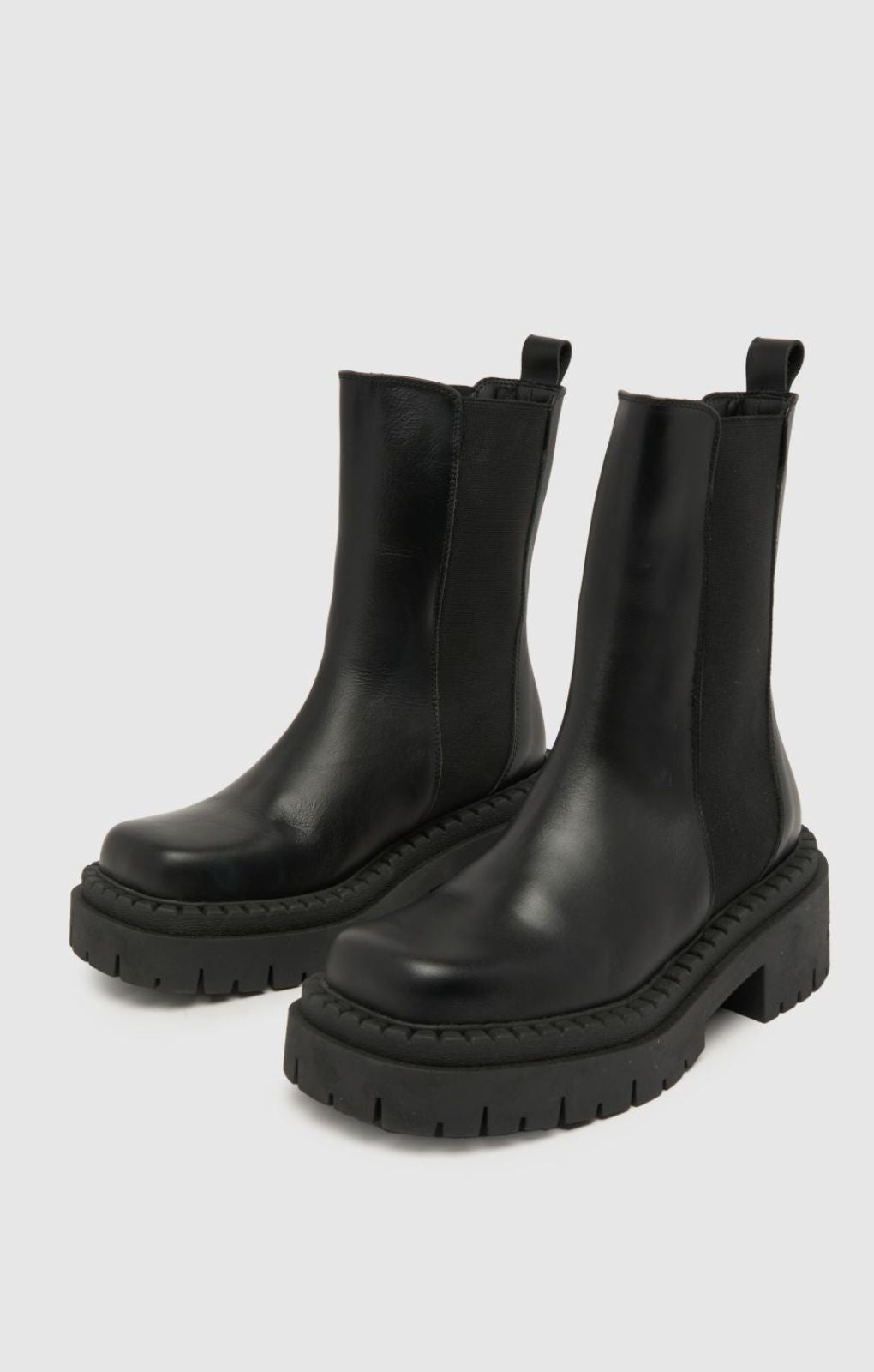 Schuh Andrea Leather Chunky Chelsea Boots in Black product image