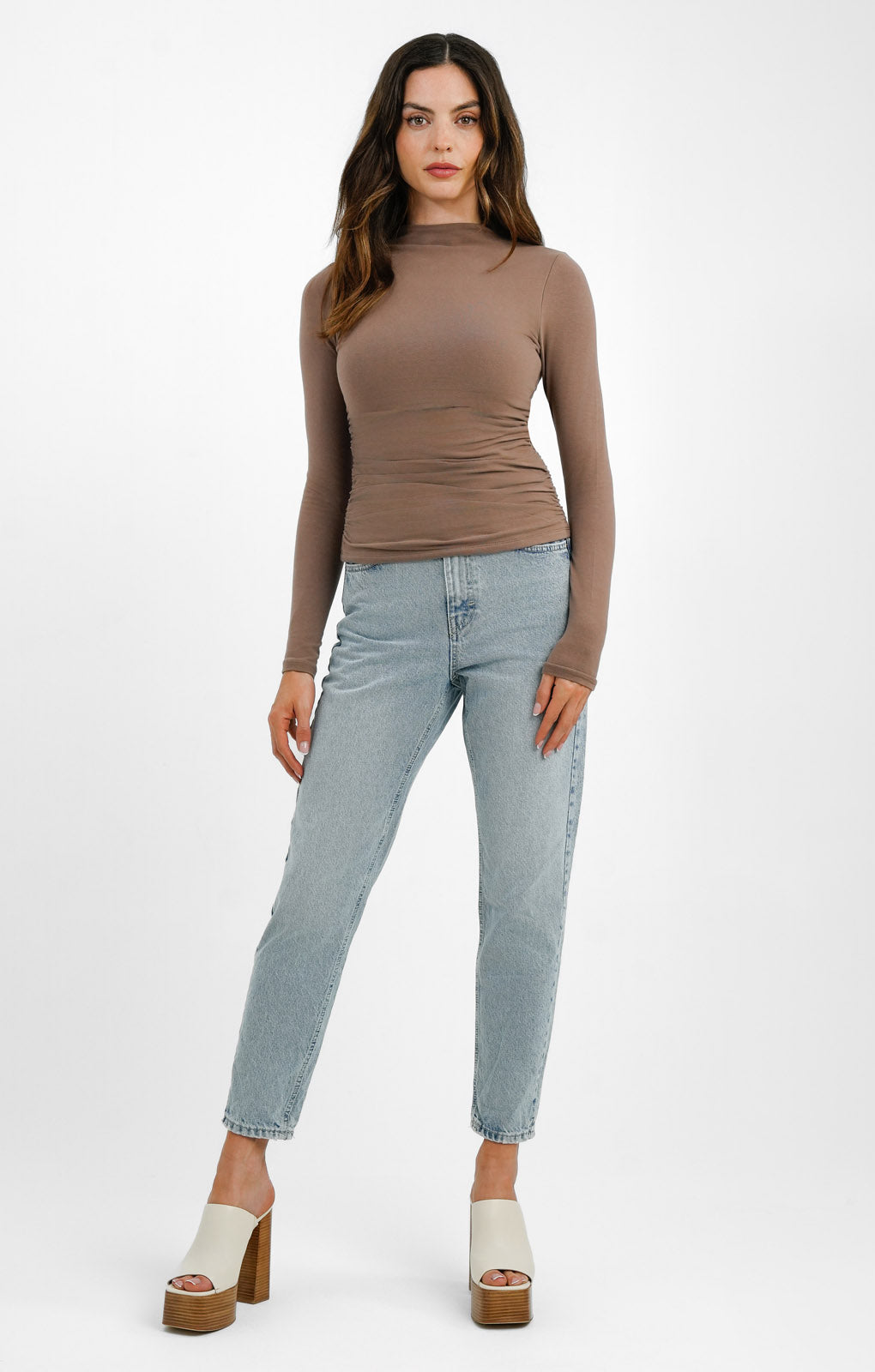 Topshop Original High Rise Mom Jeans In Bleach