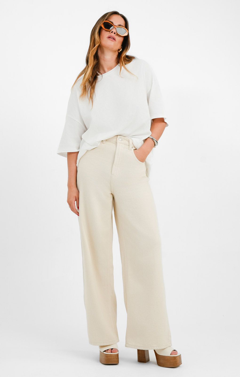 Topshop Low Slung Boyfriend Jeans In Ecru