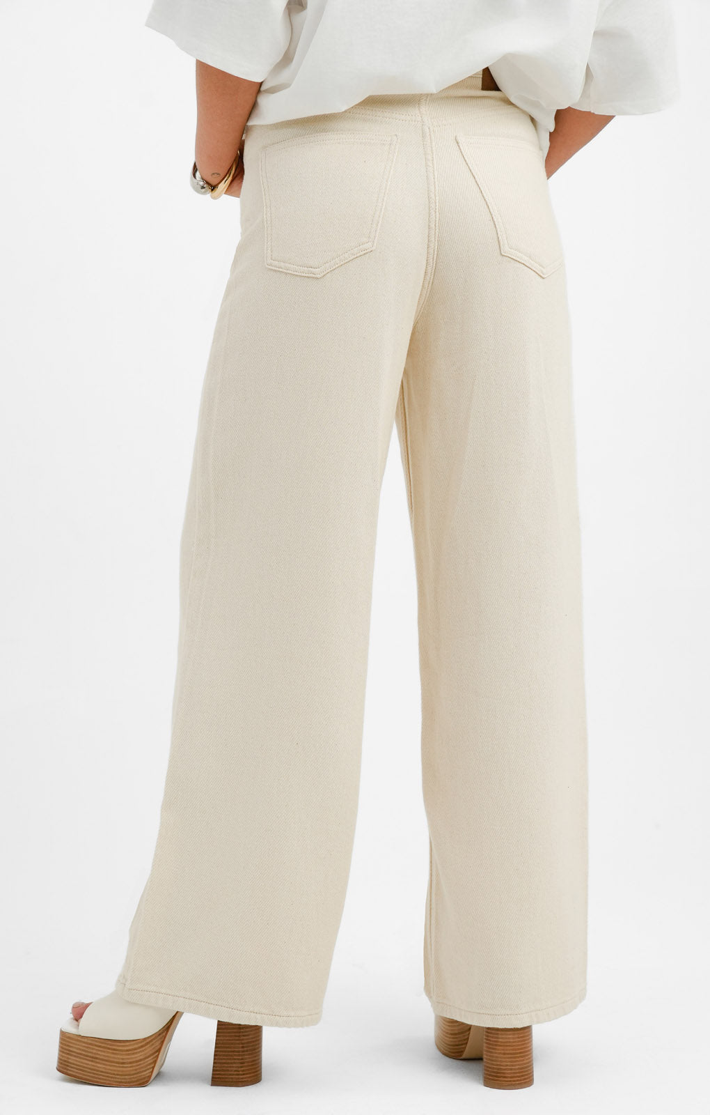 Topshop Low Slung Boyfriend Jeans In Ecru