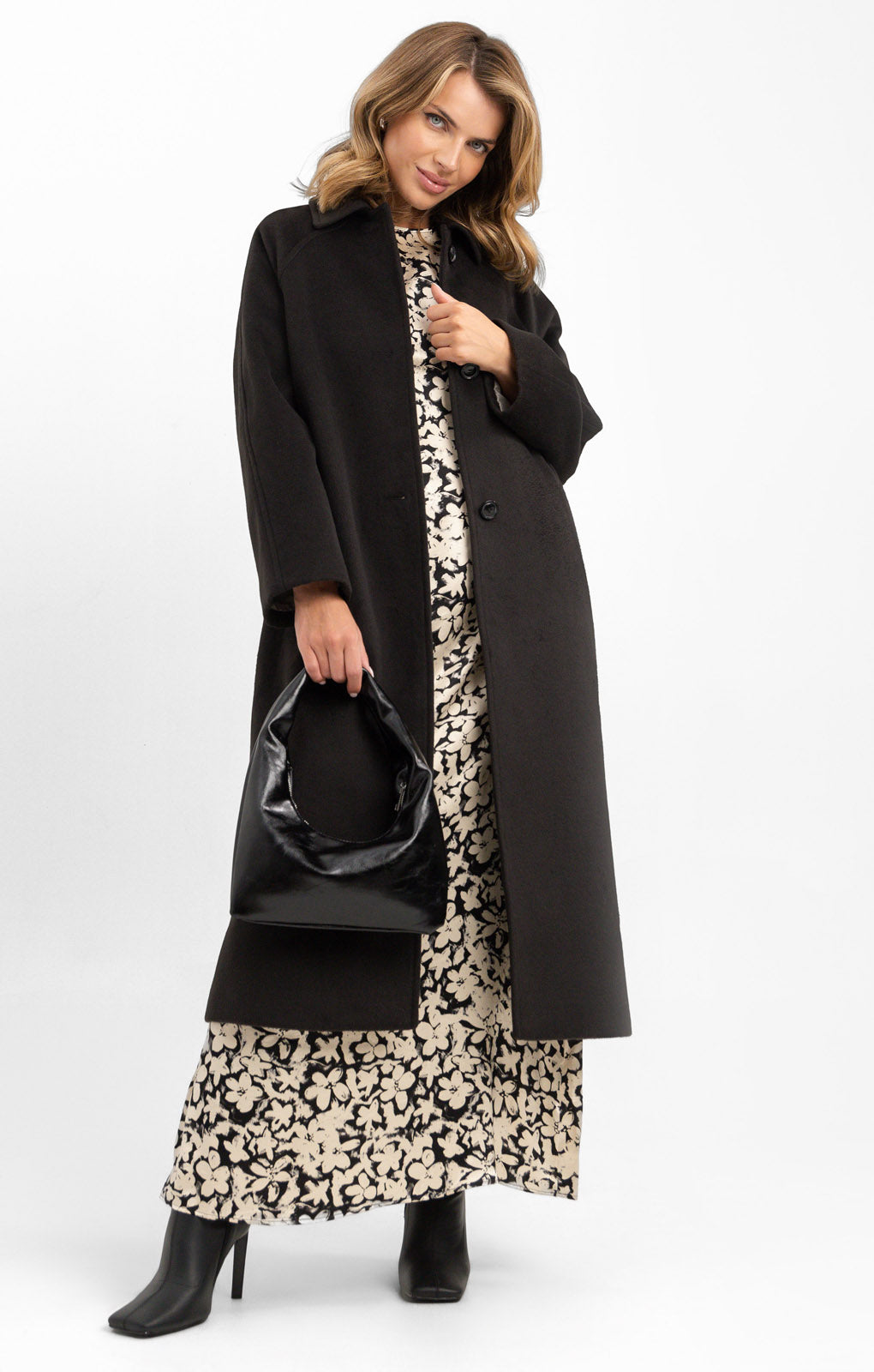 Gianni Feraud Rose Raglan Coat In Black