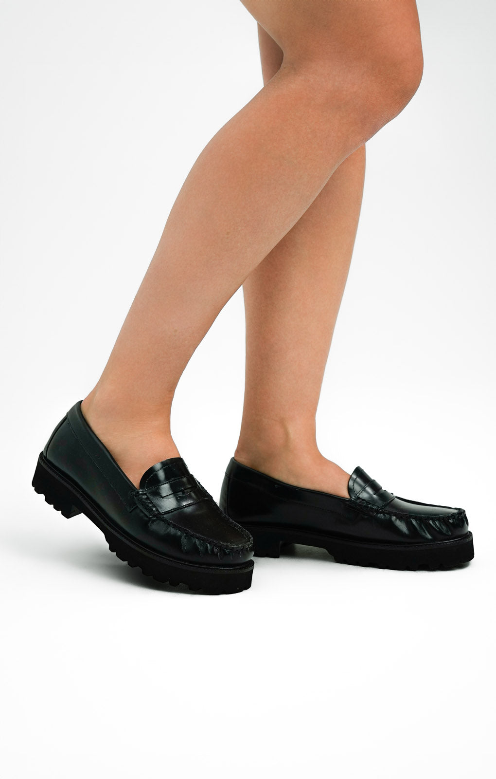 Schuh Lionel Loafers In Black Leather