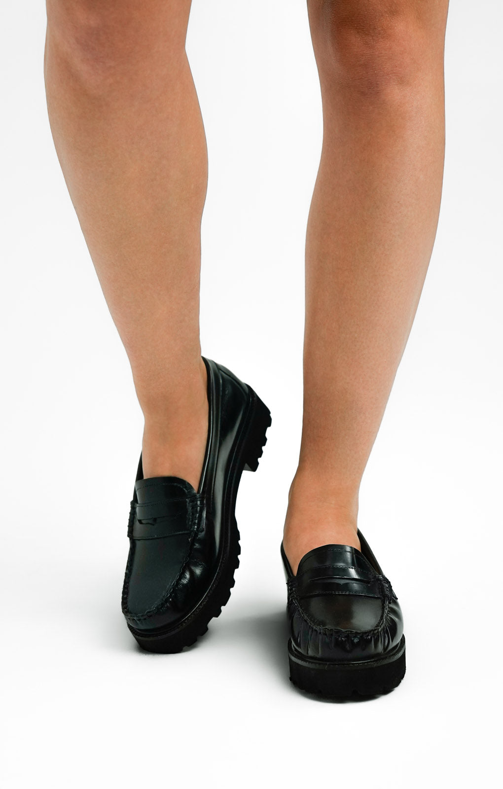 Schuh Lionel Loafers In Black Leather