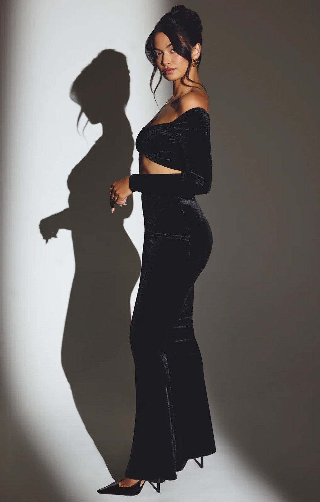 Oh Polly Nixie Velvet Mid-Rise Maxi Skirt in Jet Black – skirts by Oh Polly, available to rent from Hirestreet
