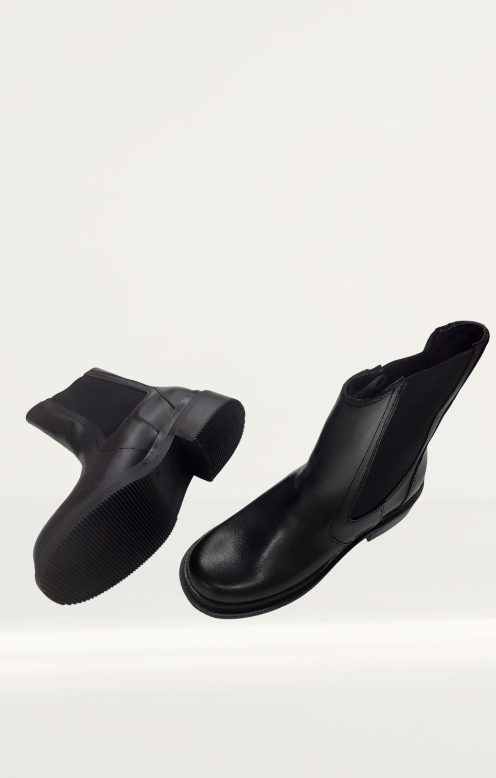 Chunky Leather Boots In Black
