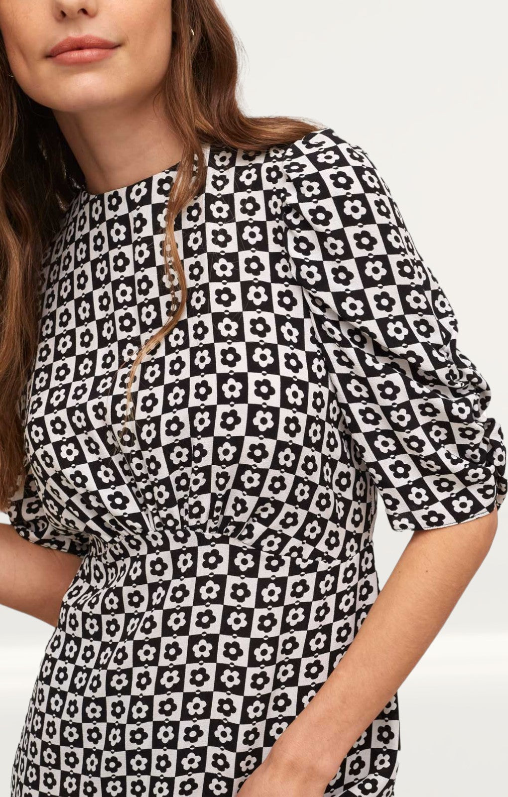 Nobody's Child Checkerboard Evie Ruched Sleeve Midi Dress