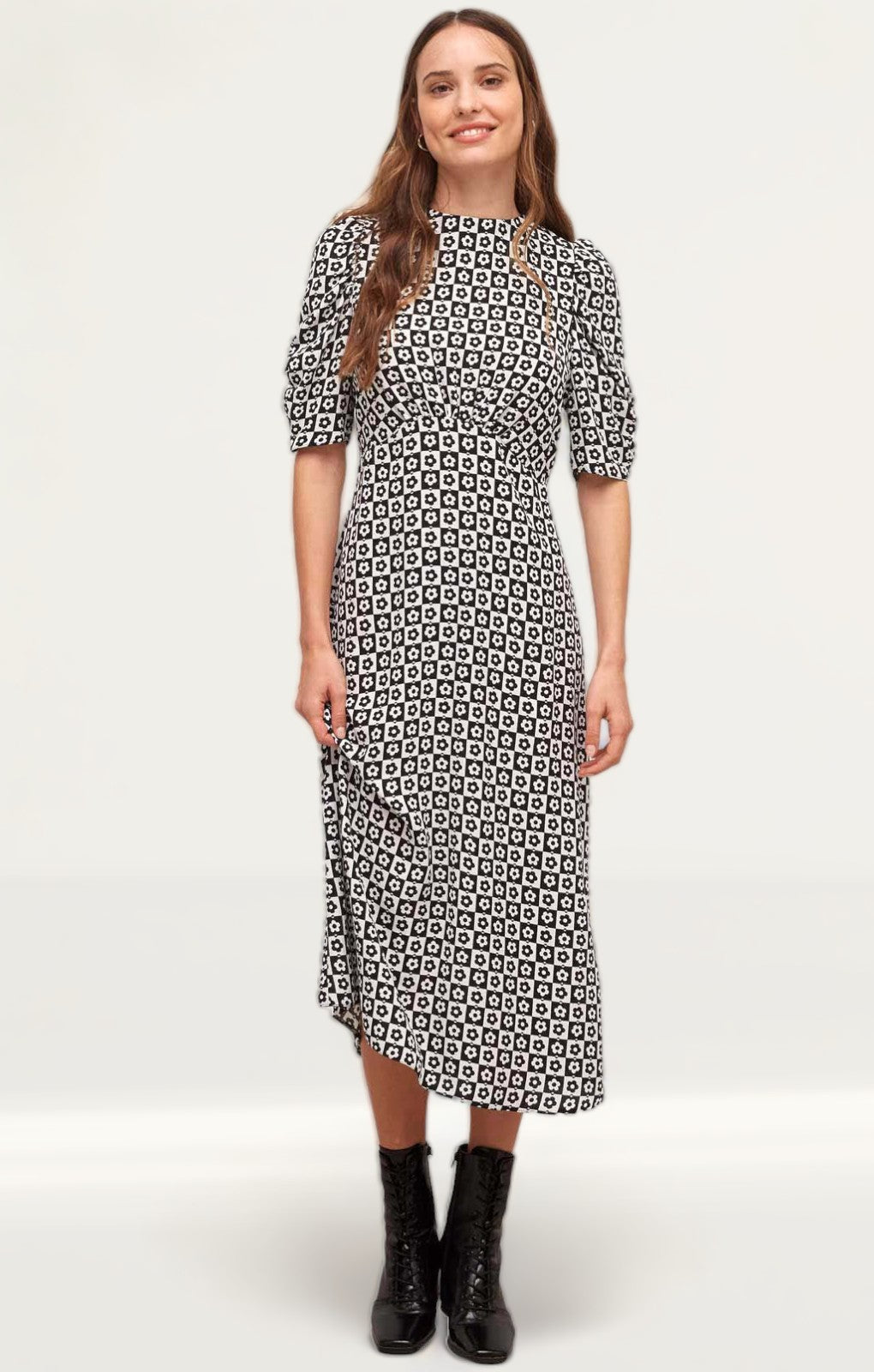 Nobody's Child Checkerboard Evie Ruched Sleeve Midi Dress