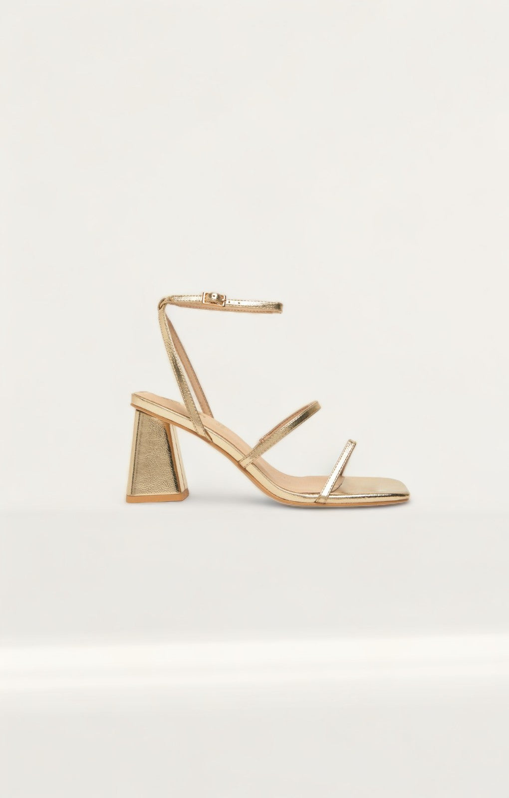 Schuh Samantha Block High Heels in Gold product image