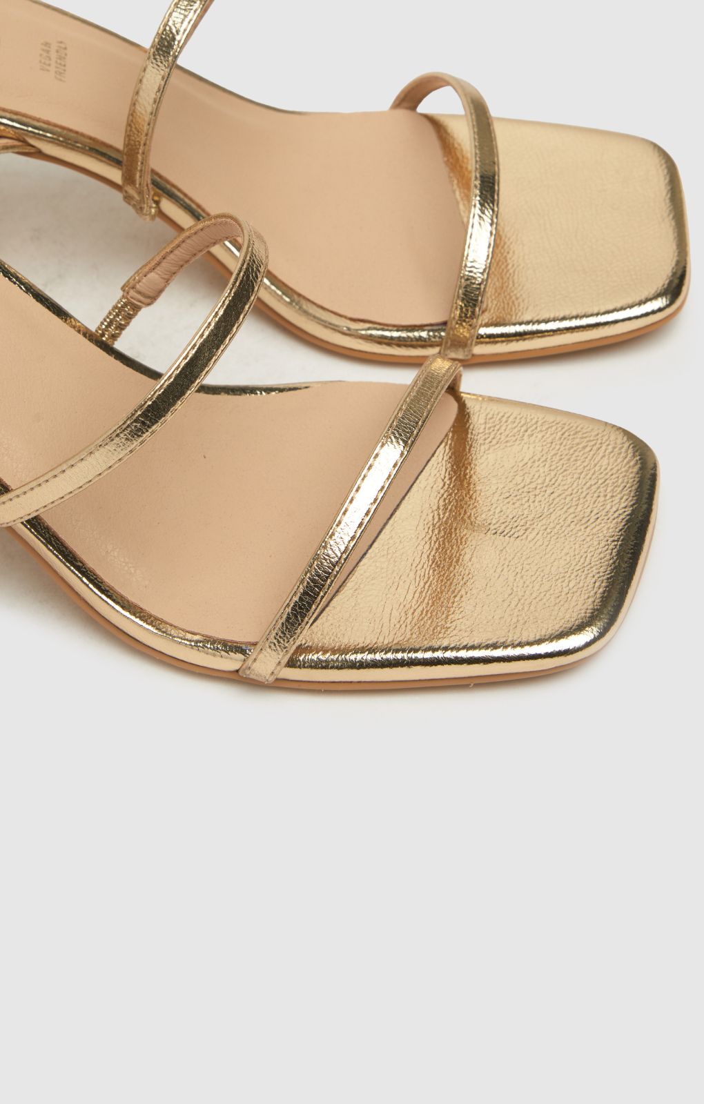 Schuh Samantha Block High Heels in Gold